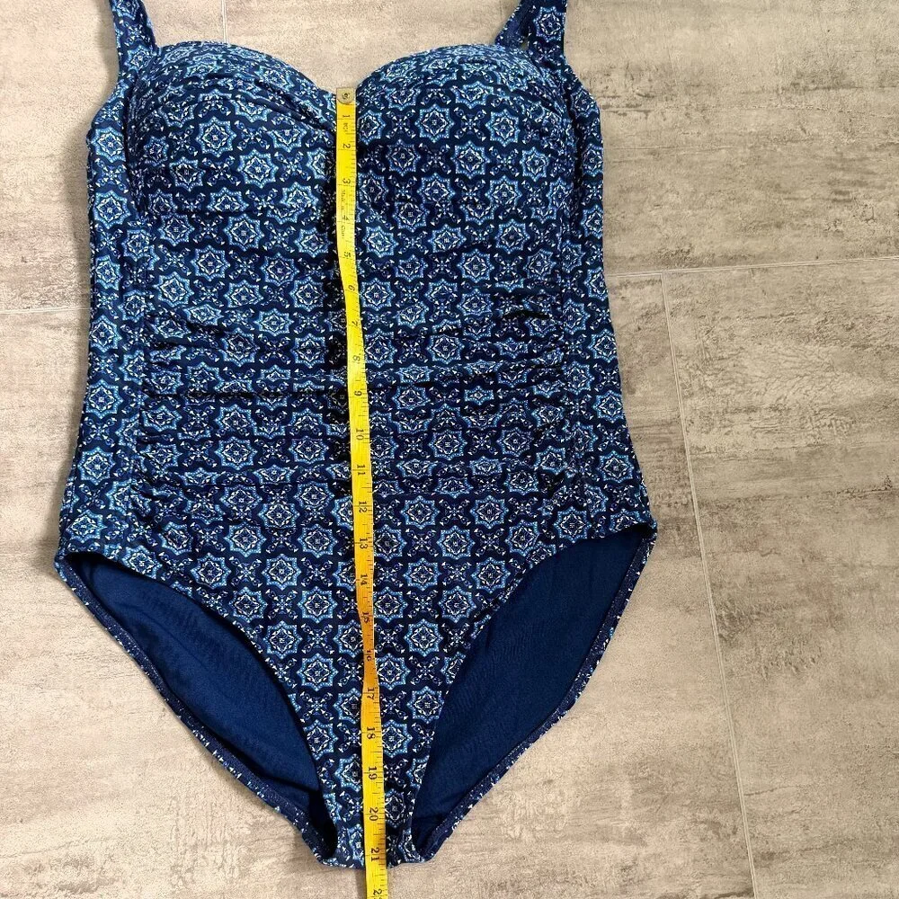 Niptuck Swim Porcelain Blue Twist Front One Piece Suit Ruched Multifit Cup Sz 10